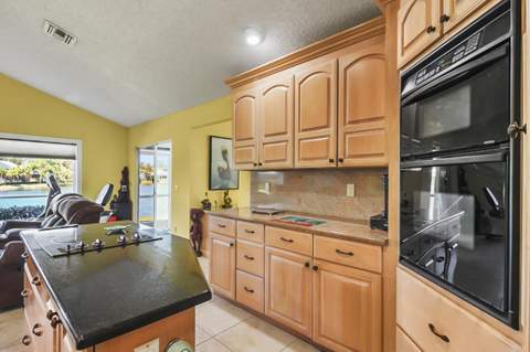 10691 SE Jupiter Narrows Drive, Hobe Sound FL - photo 9 of 53