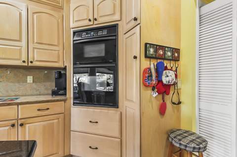 10691 SE Jupiter Narrows Drive, Hobe Sound FL - photo 10 of 53