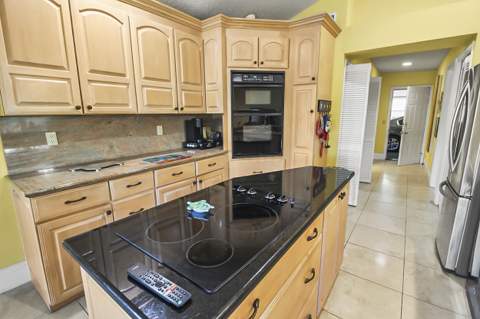10691 SE Jupiter Narrows Drive, Hobe Sound FL - photo 11 of 53