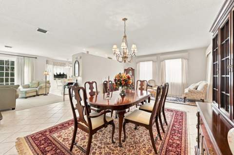6346 Stonehurst Circle, Lake Worth FL - photo 6 of 46