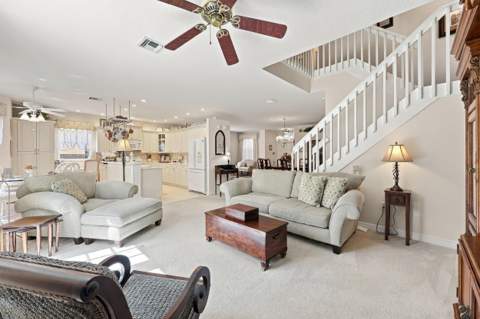 6346 Stonehurst Circle, Lake Worth FL - photo 7 of 46