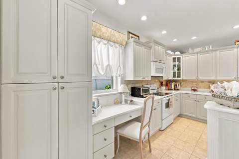 6346 Stonehurst Circle, Lake Worth FL - photo 12 of 46