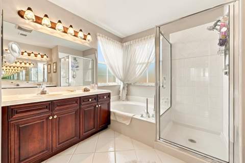 6346 Stonehurst Circle, Lake Worth FL - photo 20 of 46