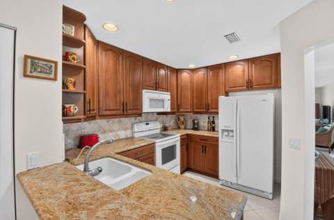 600 Crosswinds Drive #D1, Greenacres FL - photo 10 of 58