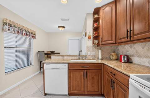 600 Crosswinds Drive #D1, Greenacres FL - photo 12 of 58