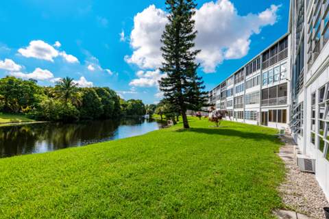 1004 Newport G #1004, Deerfield Beach FL - photo 23 of 33