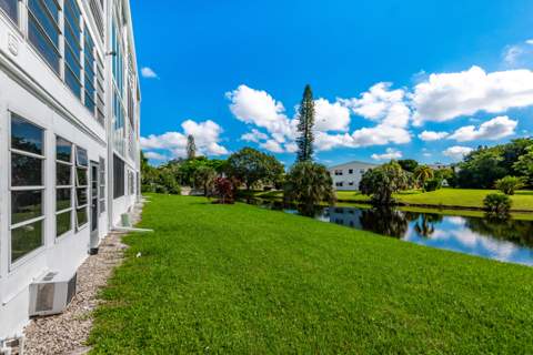 1004 Newport G #1004, Deerfield Beach FL - photo 24 of 33