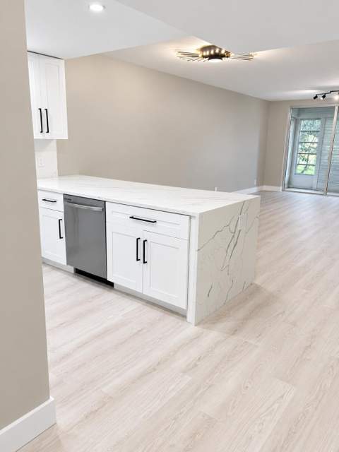 3900 Oaks Clubhouse Drive #101, Pompano Beach FL - photo 7 of 29