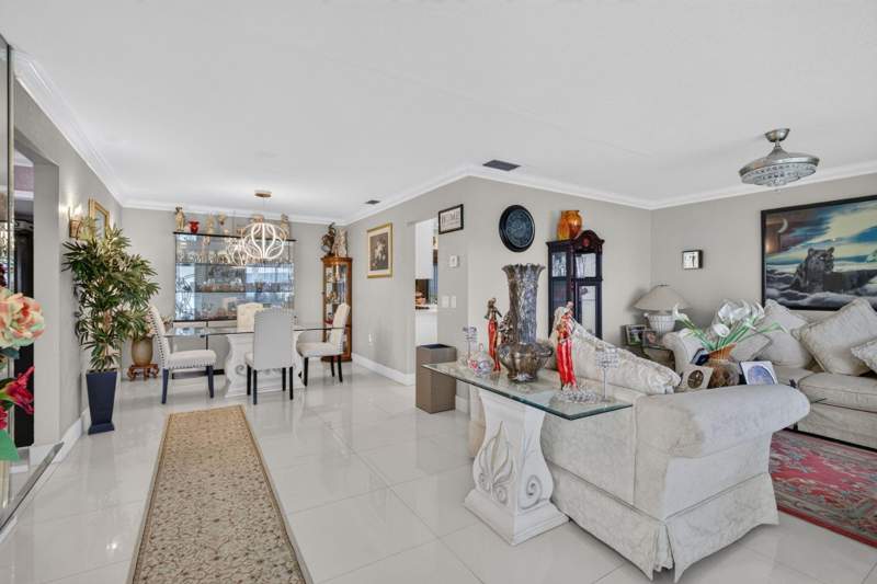 3 bedroom Single Family Residence at 9877 NW 26th Place, Sunrise Golf Village Sec 20, Sunrise — photo 4