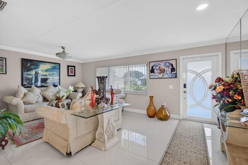 3 bedroom Single Family Residence at 9877 NW 26th Place, Sunrise Golf Village Sec 20, Sunrise — photo 5