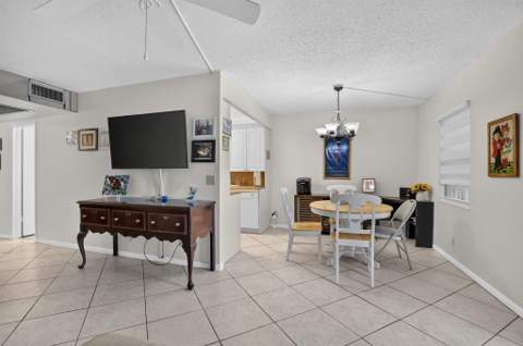 2025 Cornwall B, Boca Raton FL - photo 7 of 53