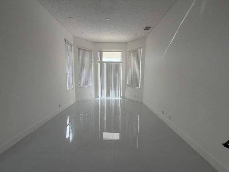 5 bedroom Single Family Residence at 1260 Ginger Circle, Sector 6 East, Weston — photo 4