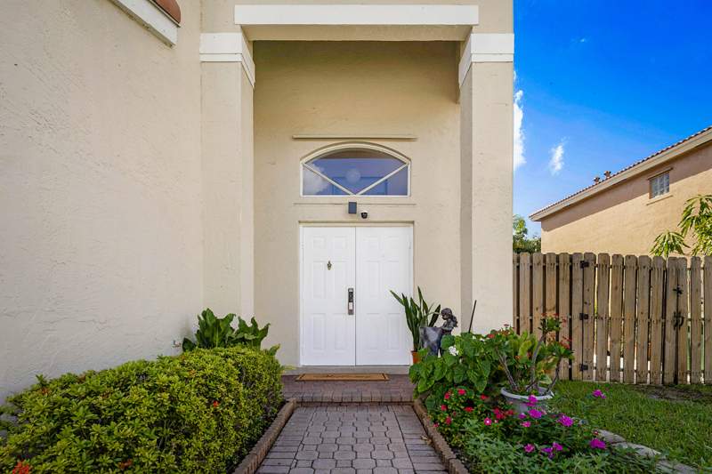 4 bedroom Single Family Residence at 6666 Saltaire Terrace, Coral Bay Parcel E, Margate — photo 3