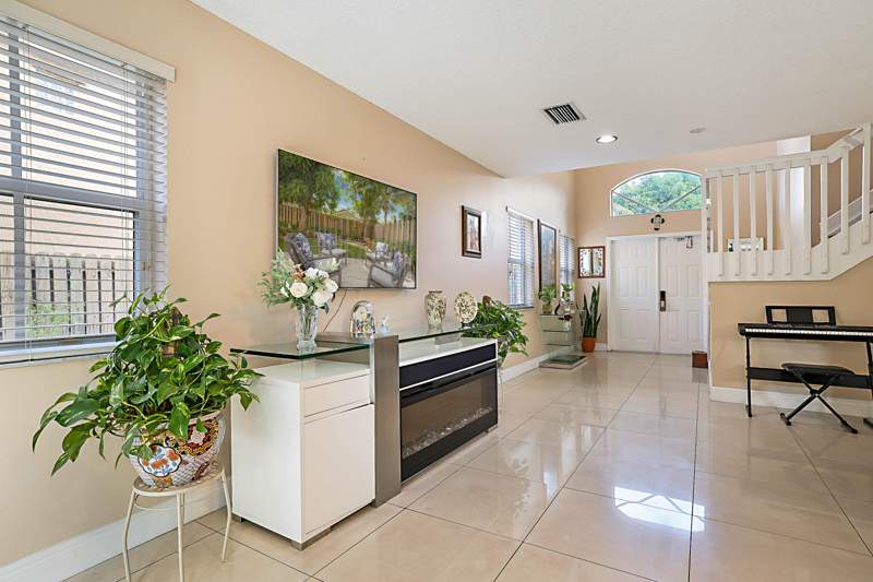 4 bedroom Single Family Residence at 6666 Saltaire Terrace, Coral Bay Parcel E, Margate — photo 5