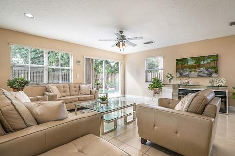 6666 Saltaire Terrace, Margate FL - photo 8 of 40