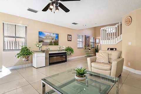 6666 Saltaire Terrace, Margate FL - photo 10 of 40