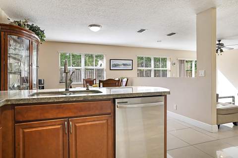 6666 Saltaire Terrace, Margate FL - photo 19 of 40