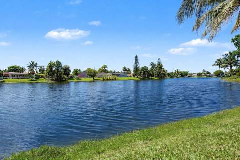 9454 NW 46th Street, Sunrise FL - photo 8 of 40