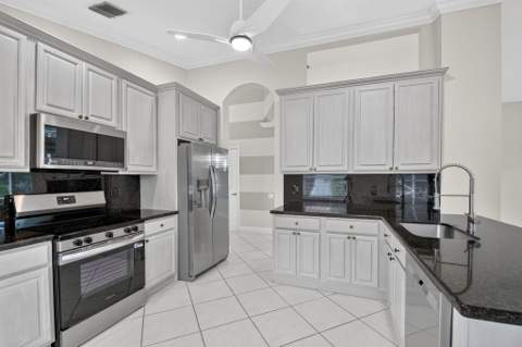 6649 Sherbrook Drive, Boynton Beach FL - photo 12 of 104