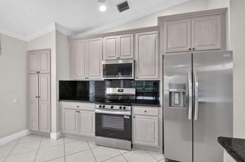 6649 Sherbrook Drive, Boynton Beach FL - photo 13 of 104