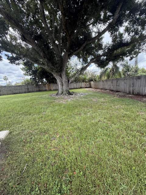 142 NE Bracken Road, Port St. Lucie FL - photo 8 of 26