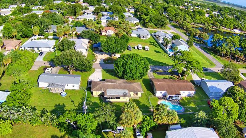 2 bedroom Single Family Residence at 4909 Seagrape Drive, Indian River Estates Unit 7, Fort Pierce — photo 3