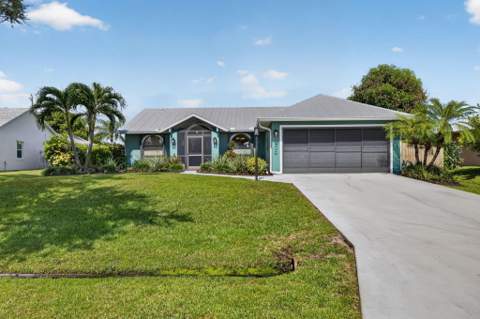 609 SE Barr Street, Port St. Lucie FL - photo 16 of 68