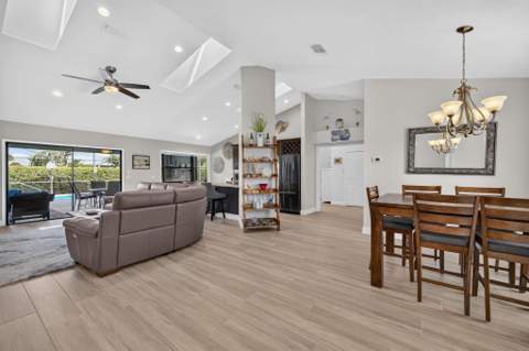 609 SE Barr Street, Port St. Lucie FL - photo 17 of 68