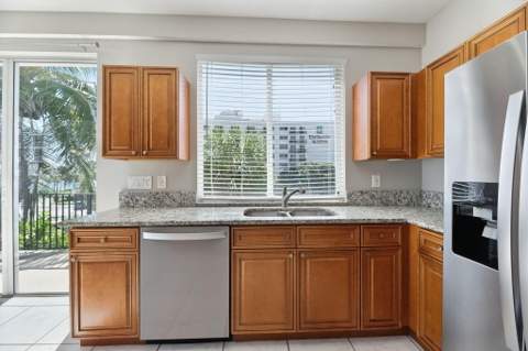 840 SE 20th Avenue, Deerfield Beach FL - photo 15 of 41