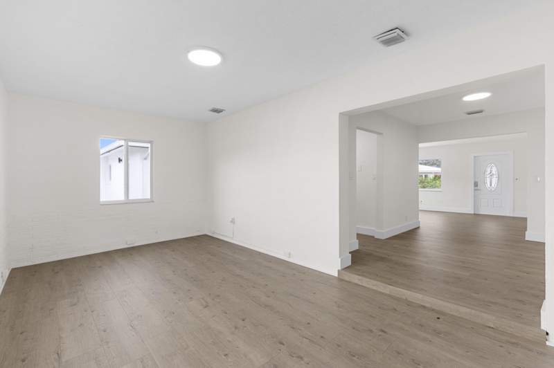 2 bedroom Single Family Residence at 8500 NW 59th Street, Mainlands Of Tamarac Lakes, Tamarac — photo 3
