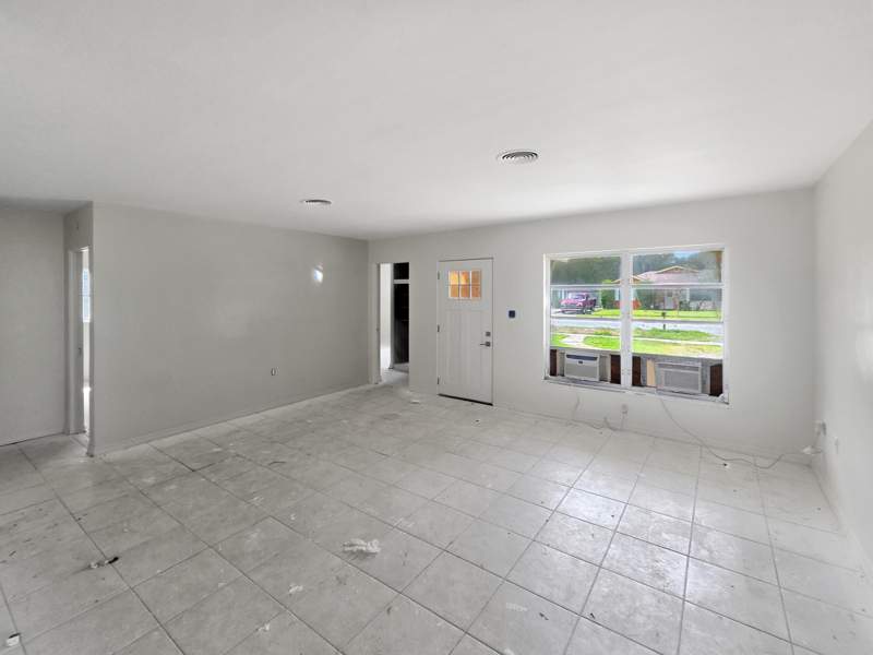 3 bedroom Single Family Residence at 1106 S 7th Street, Pinewood Subdivision, Fort Pierce — photo 4