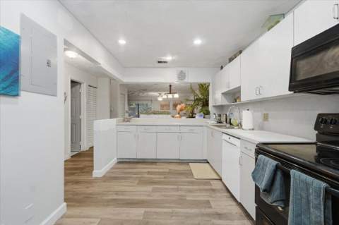 9240 NW 14th Street, Pembroke Pines FL - photo 7 of 28