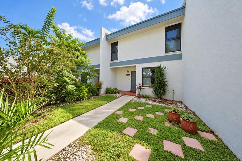 3 bedroom Townhouse at 9240 NW 14th Street, Westview Condominium No Four, Pembroke Pines — photo 3