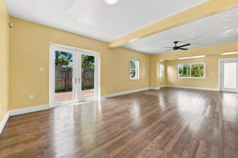 6824 SW 5th Street, Pembroke Pines FL - photo 11 of 35