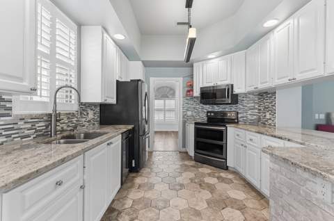 7303 Deer Point Lane, West Palm Beach FL - photo 16 of 81