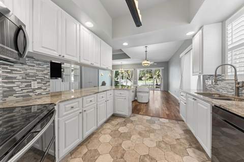 7303 Deer Point Lane, West Palm Beach FL - photo 17 of 81