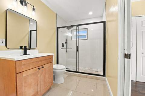 6824 SW 5th Street, Pembroke Pines FL - photo 13 of 35