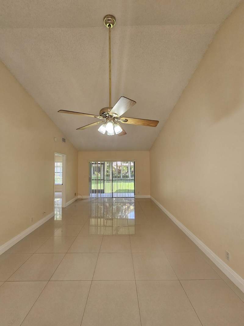 3 bedroom Townhouse at 480 Hardwood Place, Windwood Unit I, Boca Raton — photo 2