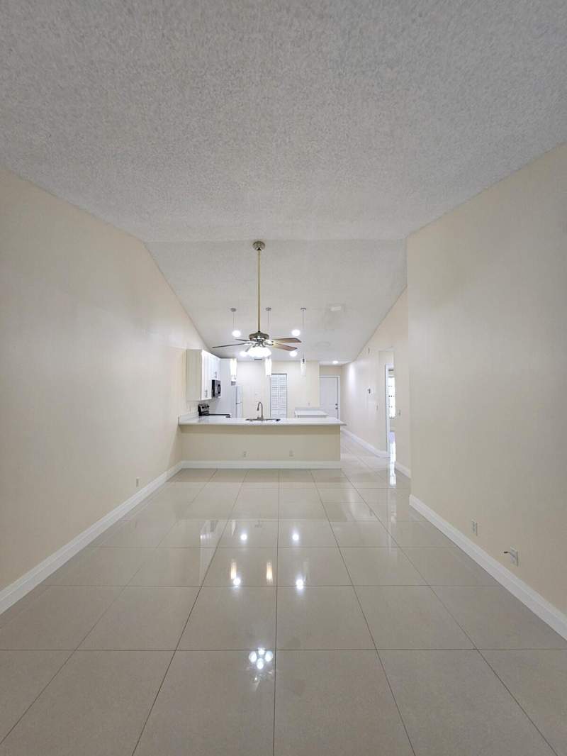 3 bedroom Townhouse at 480 Hardwood Place, Windwood Unit I, Boca Raton — photo 3