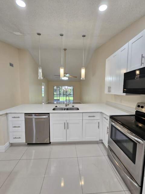 480 Hardwood Place, Boca Raton FL - photo 8 of 36