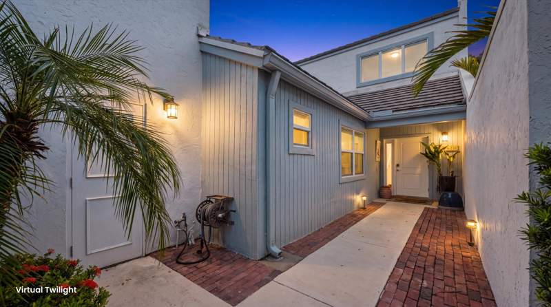 2 bedroom Single Family Residence at 17014 Traverse Circle, Greens Cay Of Jonathans Landing, Jupiter — photo 4