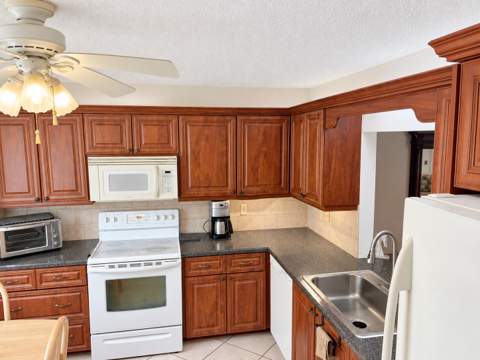 23312 Barlake Drive, Boca Raton FL - photo 12 of 56