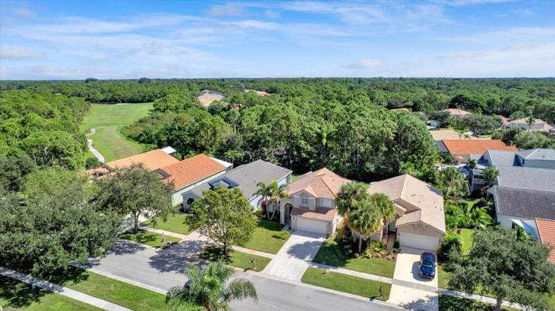 3 bedroom Single Family Residence at 7119 SE Twin Oaks Circle, Summerfield, Stuart — photo 2