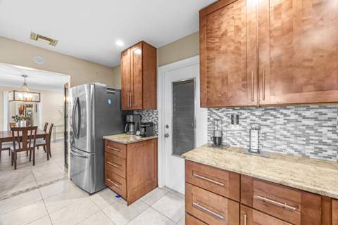 108 Leisureville Boulevard, Boynton Beach FL - photo 6 of 32