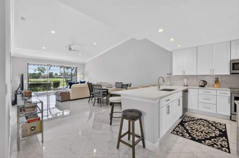 543 Prestwick Circle, Palm Beach Gardens FL - photo 15 of 42