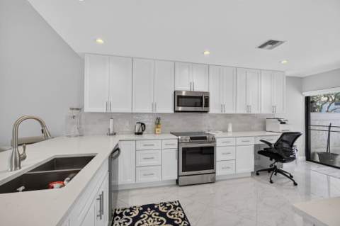 543 Prestwick Circle, Palm Beach Gardens FL - photo 21 of 42