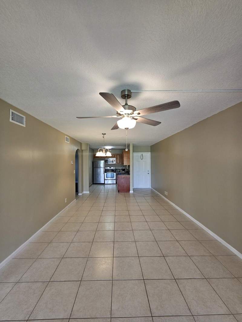 2 bedroom Condominium at 2600 Greenwood Terrace, Lake Windwood Condo, Boca Raton — photo 2