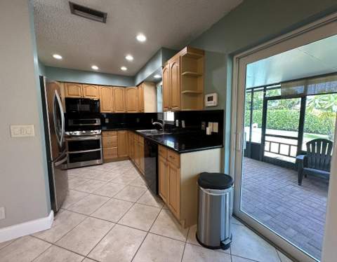 19043 SE Fearnley Drive, Tequesta FL - photo 9 of 12