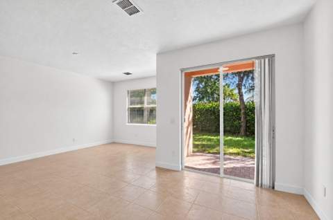 1006 Seminole Palms Drive, Greenacres FL - photo 18 of 41