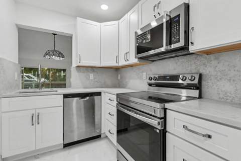 460 Paradise Isle Boulevard #101, Hallandale Beach FL - photo 9 of 57